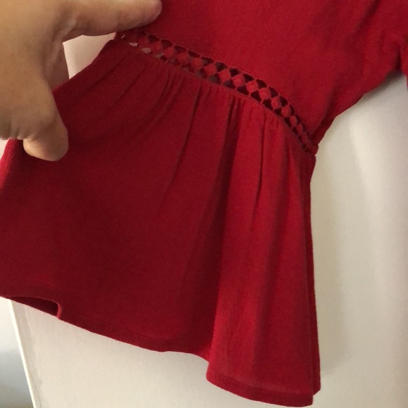 Stunning open shoulder red blouse - Picture 7 of 8